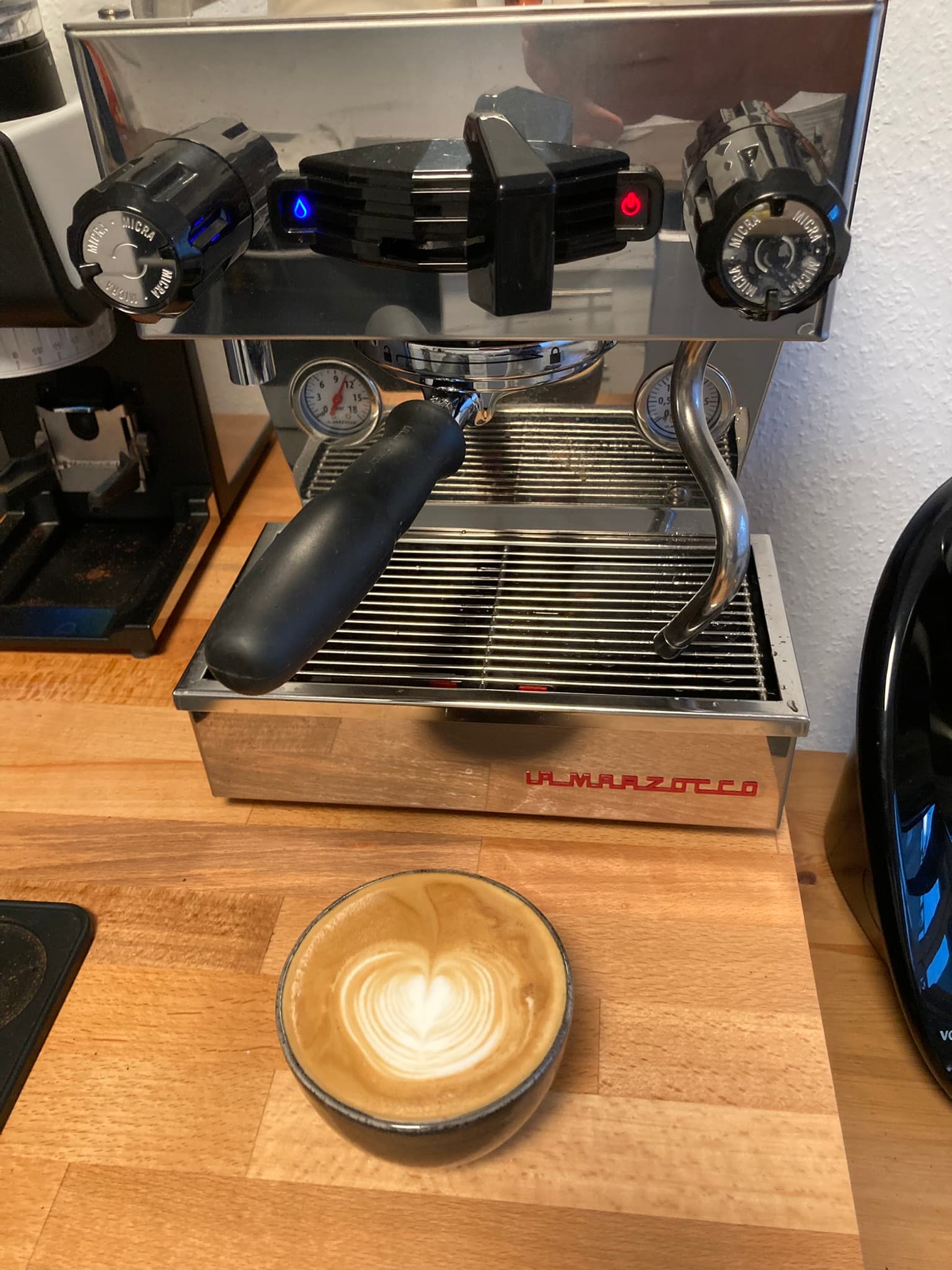 Heart latte art